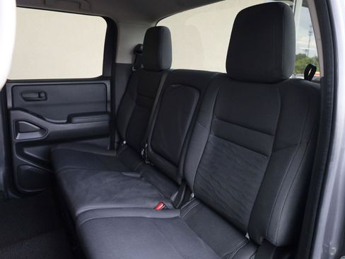 Used 2022 Nissan Frontier S w/ Technology Package RWD image 17