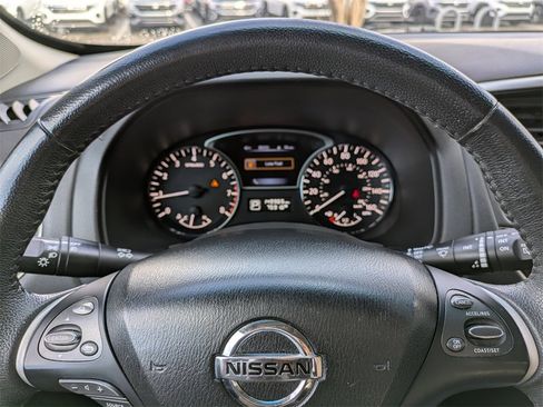 Used 2015 Nissan Pathfinder SL w/ SL Premium Package image 41