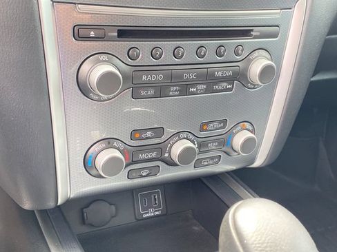 Used 2019 Nissan Pathfinder SL FWD image 13