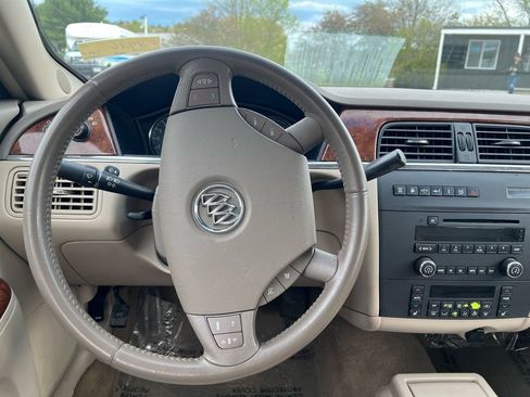 Used 2005 Buick LaCrosse CXL w/ Gold Convenience Package FWD image 10