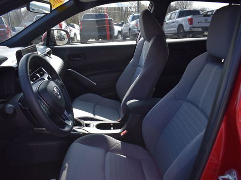 Used 2023 Toyota Corolla Cross AWD Hybrid w/ Moonroof Package image 14