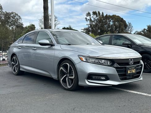 Used 2020 Honda Accord Sport image 2