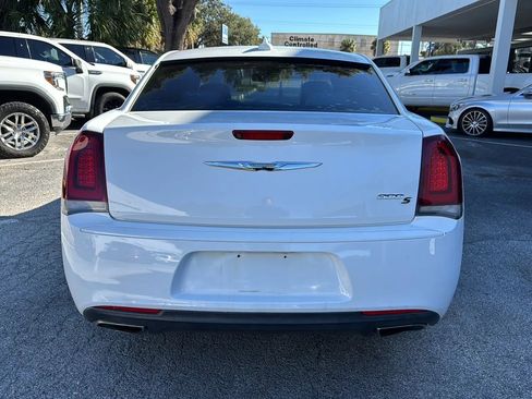 Used 2018 Chrysler 300 S image 6