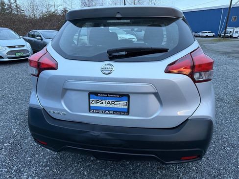 Used 2018 Nissan Kicks S image 4
