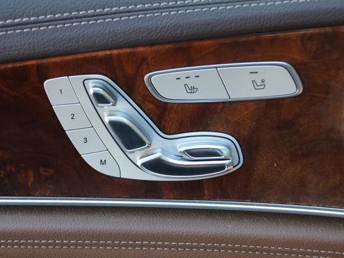 Used 2017 Mercedes-Benz E 300 4MATIC image 14