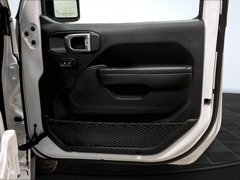 Used 2021 Jeep Gladiator Sport AWD/4WD image 25