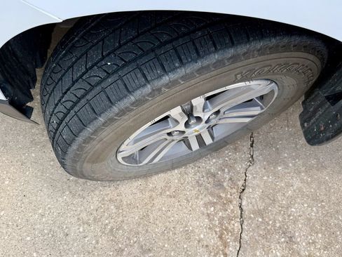 Used 2017 Chevrolet Traverse LT FWD image 28