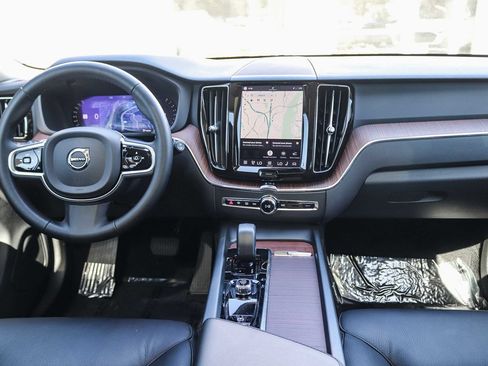 Used 2024 Volvo XC60 B5 Plus w/ Protection Package Premier AWD/4WD image 14