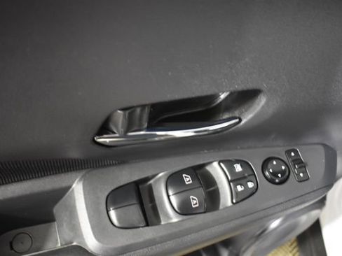 Used 2024 Nissan Kicks SV FWD image 8