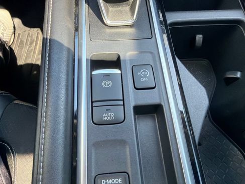 Used 2022 Nissan Pathfinder SL w/ SL Premium Package FWD image 67