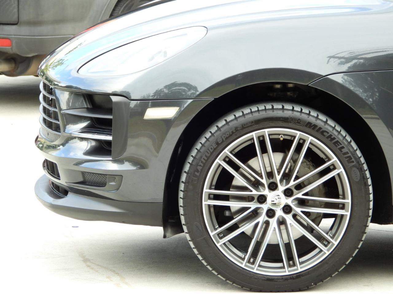 Used 2020 Porsche Macan S AWD/4WD image 23