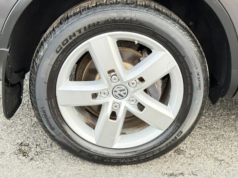 Used 2012 Volkswagen Touareg VR6 image 89