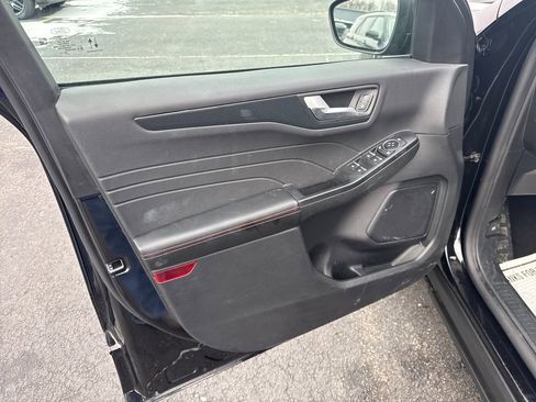 Used 2025 Ford Escape ST-Line w/ Equipment Group 301A image 27