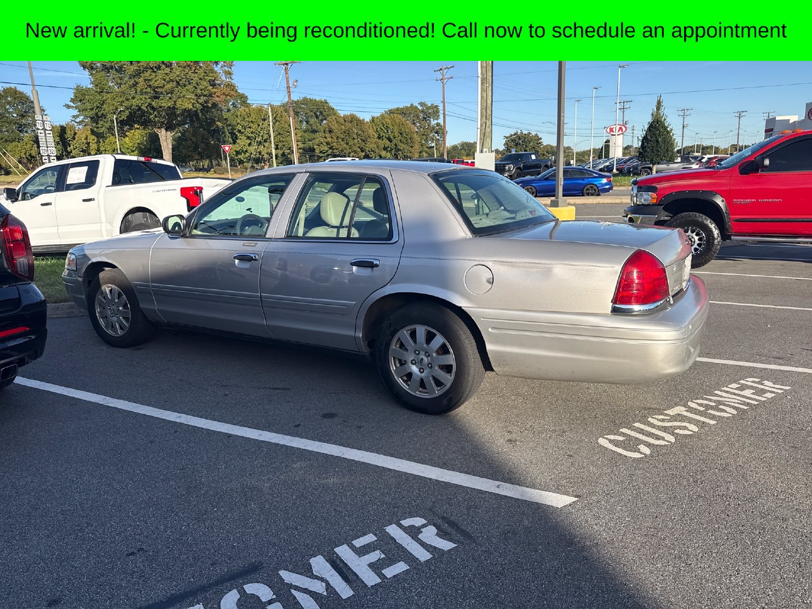 Used 2008 Ford Crown Victoria LX RWD image 1