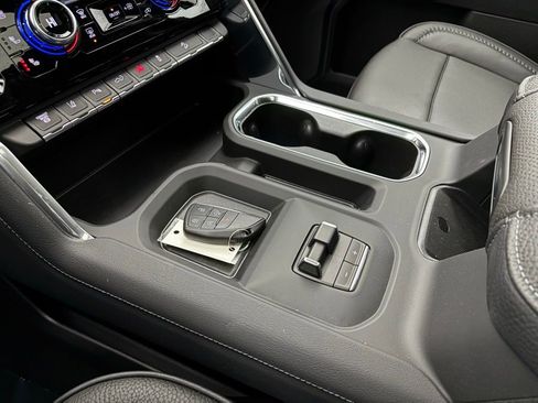 New 2025 GMC Sierra 2500 Denali w/ Denali Reserve Package image 32