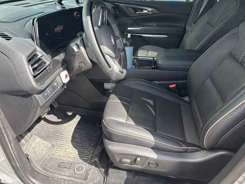 Used 2025 Chevrolet Traverse High Country w/ LPO, Floor Liner Package FWD image 9