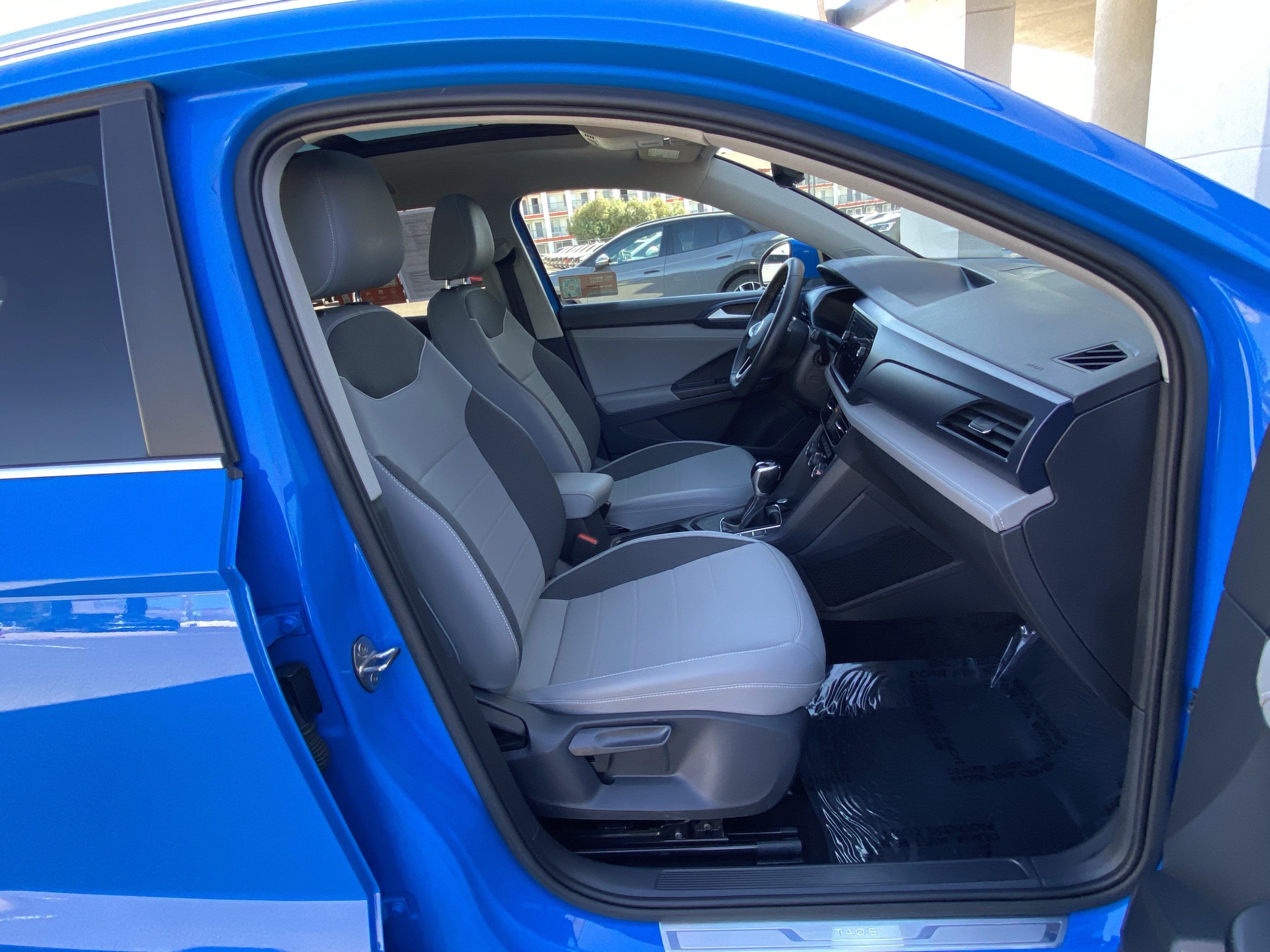 Certified 2023 Volkswagen Taos SE w/ Panoramic Sunroof Package FWD image 39