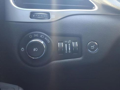 Used 2019 Jeep Cherokee Limited image 23