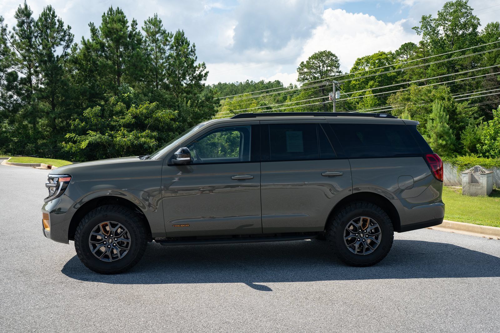 Used 2025 Ford Expedition Tremor AWD/4WD image 13