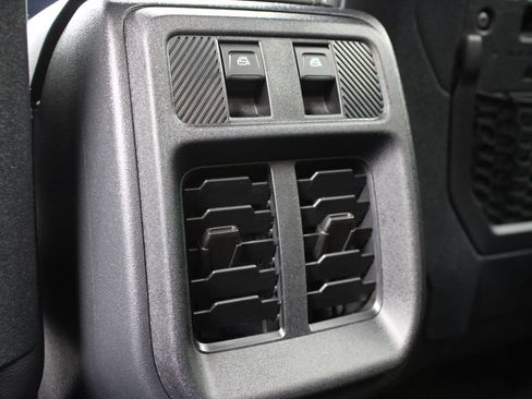Used 2025 Ford Bronco Badlands AWD/4WD image 16