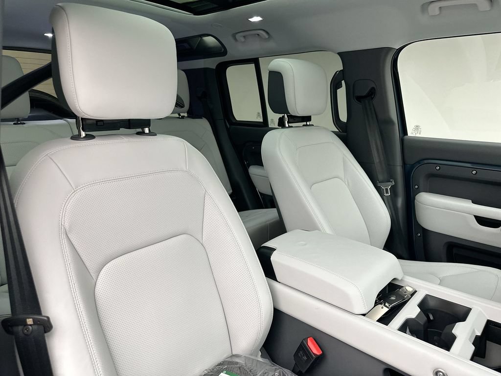 New 2026 Land Rover Defender 110 S AWD/4WD image 6