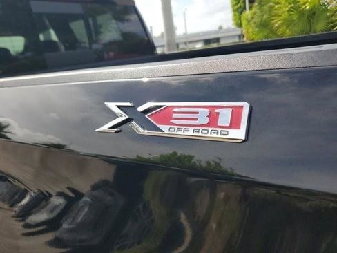 Used 2021 GMC Sierra 1500 SLT w/ SLT Premium Plus Package AWD/4WD image 9