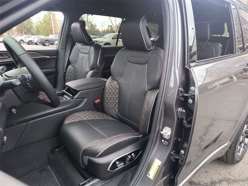 New 2025 Jeep Grand Cherokee L Summit image 11