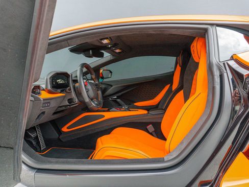 Used 2025 Lamborghini Revuelto AWD/4WD image 57