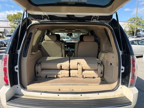 Used 2009 GMC Yukon Denali AWD/4WD image 9