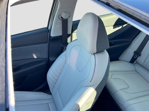 Used 2024 Hyundai Elantra Limited image 22
