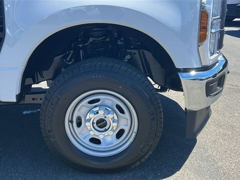 New 2026 Ford F350 XL w/ XL Chrome Package AWD/4WD image 9