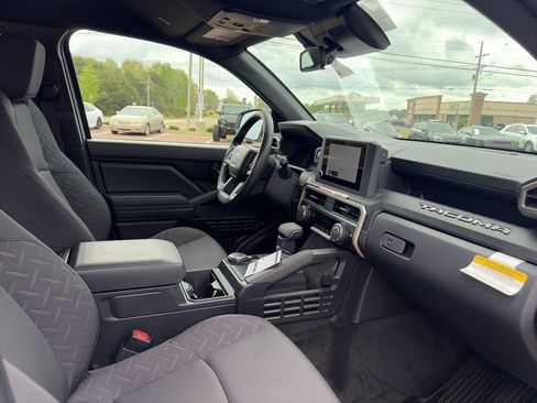 Used 2026 Toyota Tacoma SR image 14