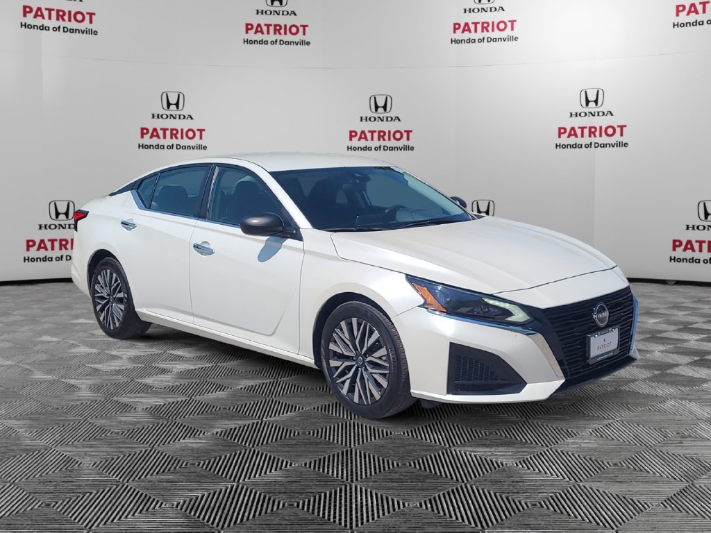 Used 2024 Nissan Altima 2.5 SV FWD image 7