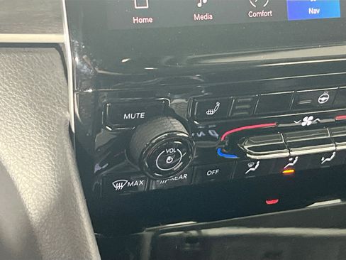 Used 2022 Jeep Grand Cherokee Limited image 20