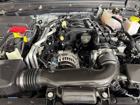 Used 2025 Jeep Gladiator Sport AWD/4WD image 33