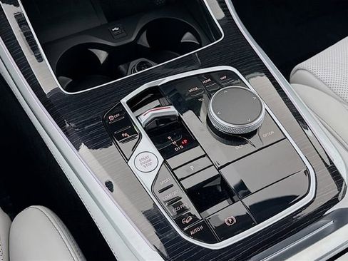 Used 2025 BMW X5 xDrive40i w/ M Sport Package image 17