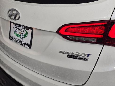 Used 2017 Hyundai Santa Fe Sport image 13