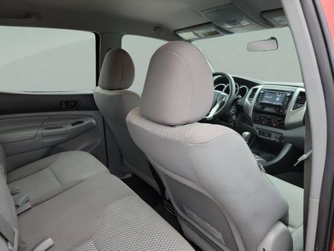 Used 2015 Toyota Tacoma PreRunner image 20