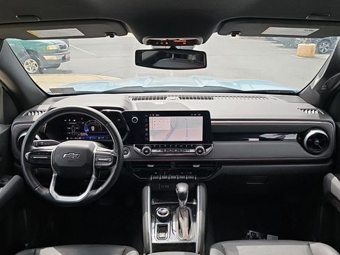 Used 2025 Chevrolet Colorado Z71 w/ Technology Package image 8