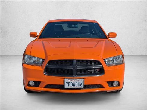Used 2014 Dodge Charger SXT RWD image 2