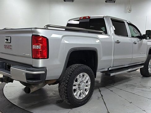 Used 2018 GMC Sierra 2500 Denali w/ Duramax Plus Package image 5