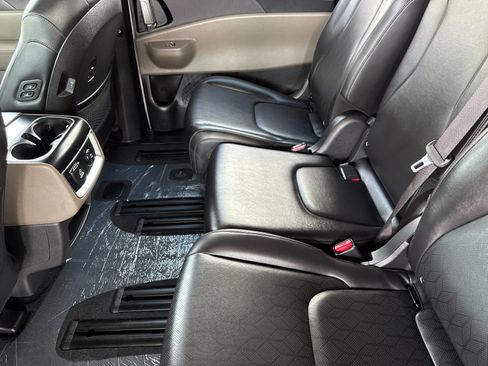 New 2026 Kia Carnival SX image 12