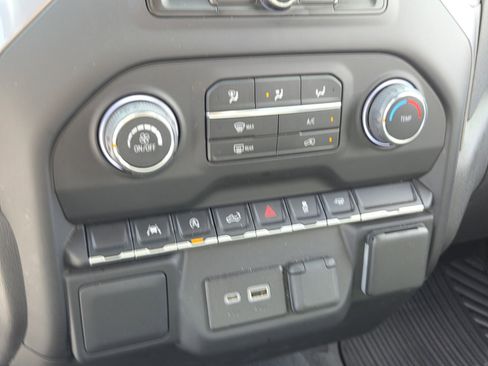 Used 2022 Chevrolet Silverado 1500 Custom RWD image 26
