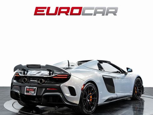 Used 2016 McLaren 675LT Spider image 6