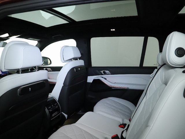 Used 2027 BMW X7 xDrive40i AWD/4WD image 18