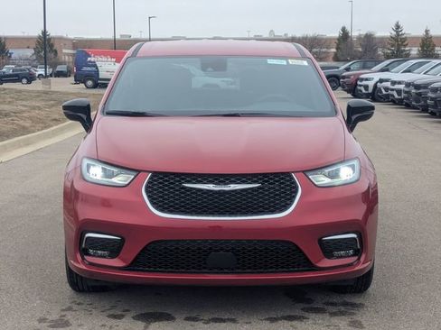 New 2026 Chrysler Pacifica Select image 8