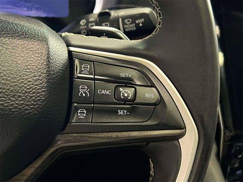 Used 2023 Jeep Grand Cherokee L Limited image 25