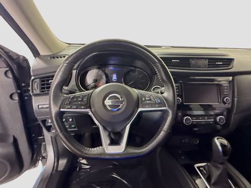 Used 2019 Nissan Rogue SV w/ Premium Package FWD image 13