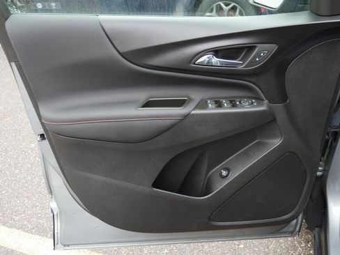 Used 2024 Chevrolet Equinox RS image 29