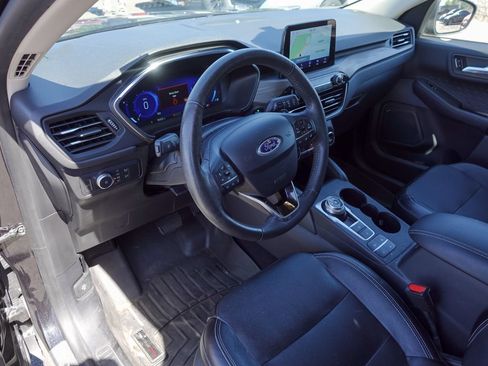 Used 2020 Ford Escape Titanium AWD/4WD image 9